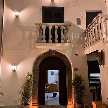 Palazzo Umberto فندق مبيت وإفطار Montauro